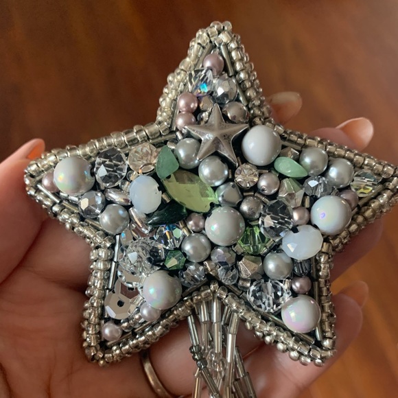 Star Brooch - Picture 2 of 5